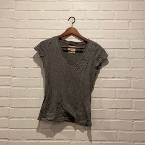 hollister v neck tee